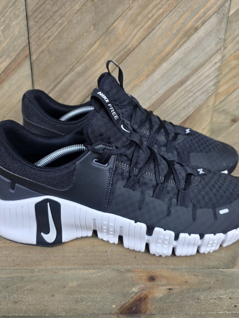 Nike Free Metcon 5 Mens Athletic Sneakers Size 13 Black White DV3949-001